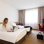 Novotel West Hotel 4*