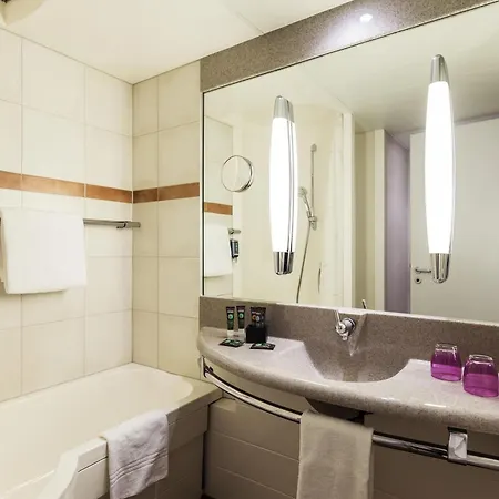 Novotel West Hotel 4*