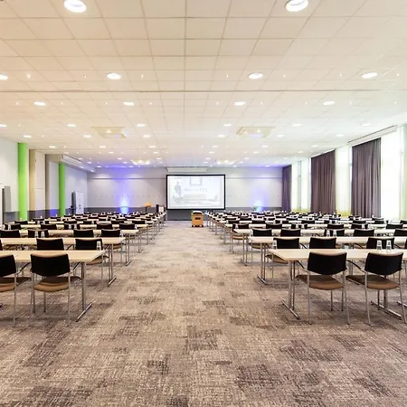 Novotel West Hotel 4*