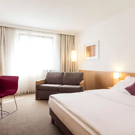Отель Novotel West 4*
