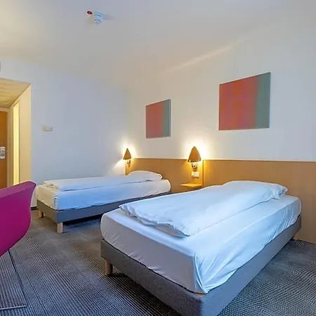 Hotel Novotel West 4*