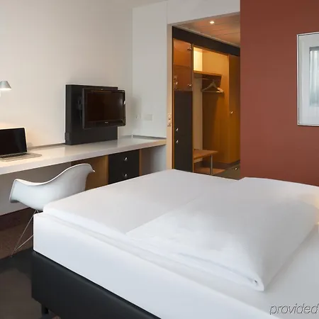 Novotel West Отель