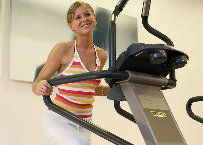 ノボテル シティ ウエスト ホテル 4*