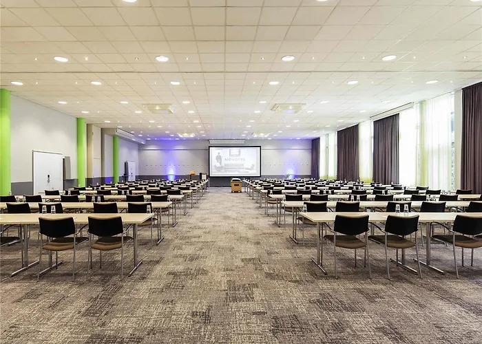 호텔 Novotel West 4*