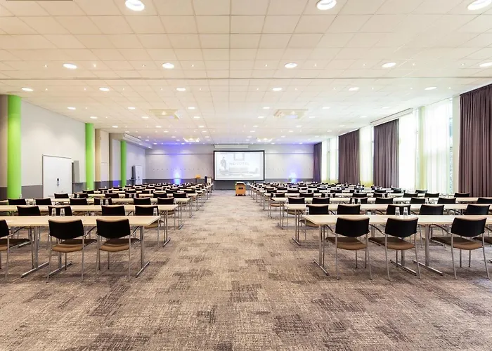Novotel West Hotel 4*
